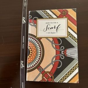 HOW to TIE a SCARF BOOK. Detailed pictures of 33 styles. Hermès ribbon bookmark.
